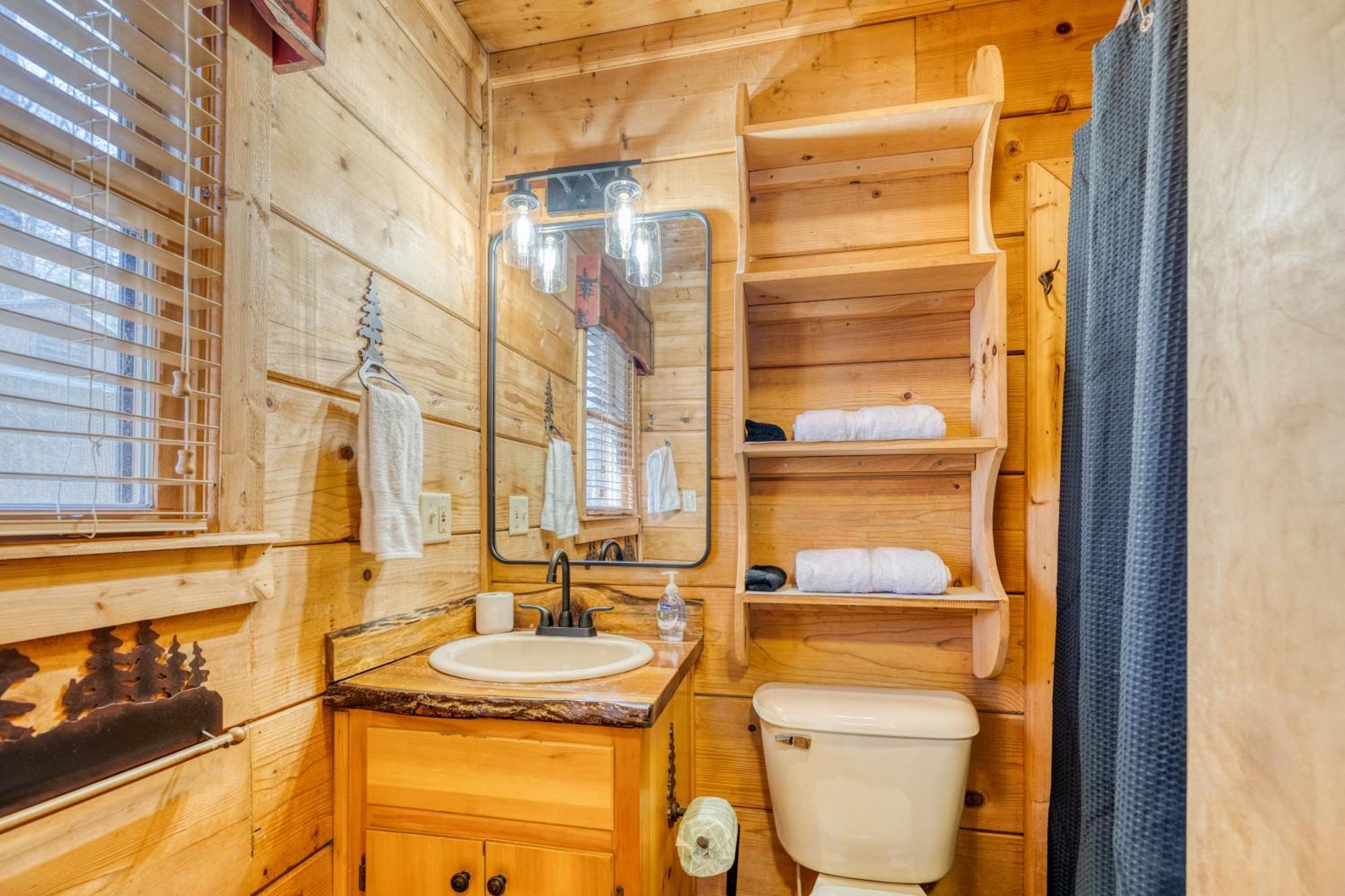 Secluded Sunrise Ridge-10 Min From Blue Ridge, King Beds, Hot Tub, 2 Porches, Fireplace Wood Burning, Mountain View, Cozy Eksteriør billede